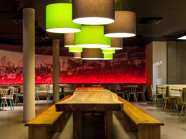 Panther Lounge/Tisch/Leuchten_01